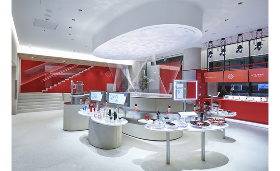 The first floor, where the theme is “Play with Beauty”, and cosmetic products can be tried while stimulating the five senses for a truly satisfying experience.