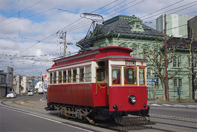 109年の歴史を誇り、函館市の交通を支える函館市電