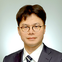 Portraits ofEiji Fujiyoshi