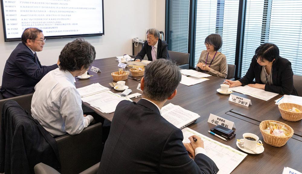 写真：11月22日に実施した論文審査会（二次審査）の様子